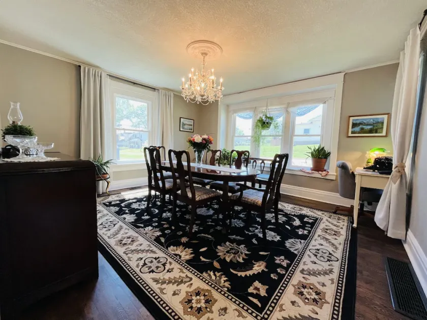 Grandma B’s House: Victorian 3BR Near KC Weddings & WC26 - Image 1