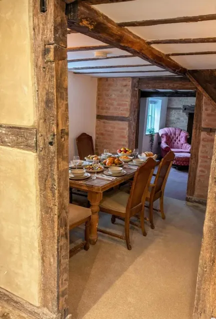Peaceful 3-Bed Cottage in Lower Pendock - Image 1