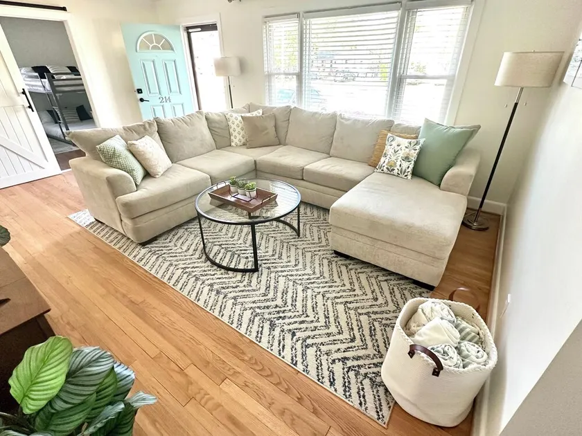 Mid-town family home 5mi to Beach, river walk 1mi to UNCW, golf course and parks - Image 1
