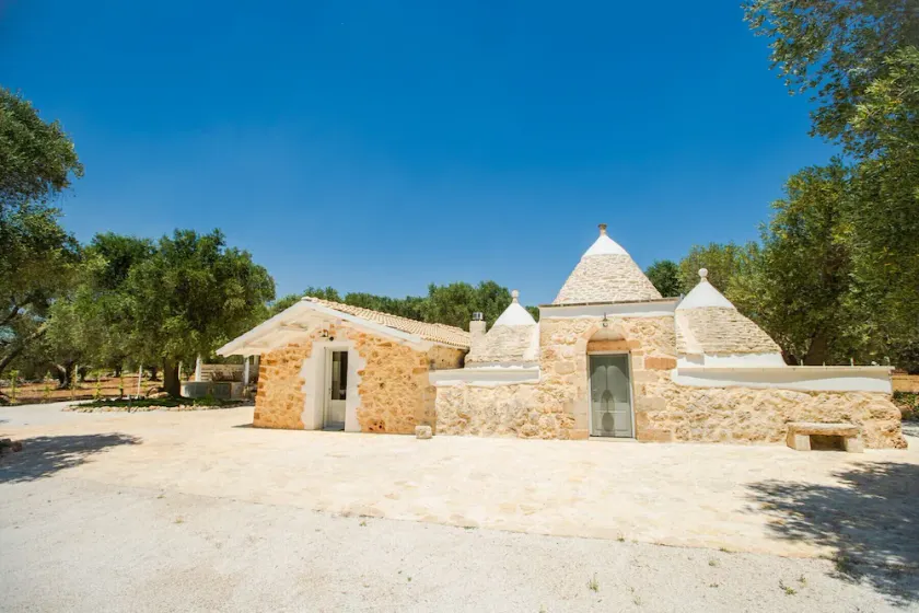 Trulli Margherita, intera struttura per il tuo relax - Image 1