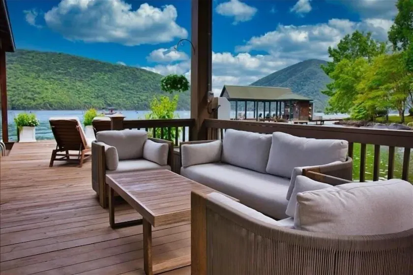 Hot Tub! Beautiful Mountain Views! Wifi!  Come Visit \"Off the Bow\"! - Image 1