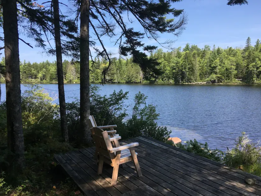 Avskilt, off-grid, Dog-Friendly Stuga på Pristine Lake - Image 1
