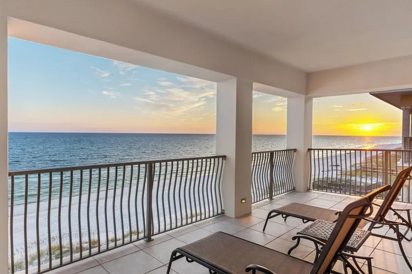 Villa Bianca - Beachfront Luxurious Home w/ Stunning Views and Beach Service! - Image 1