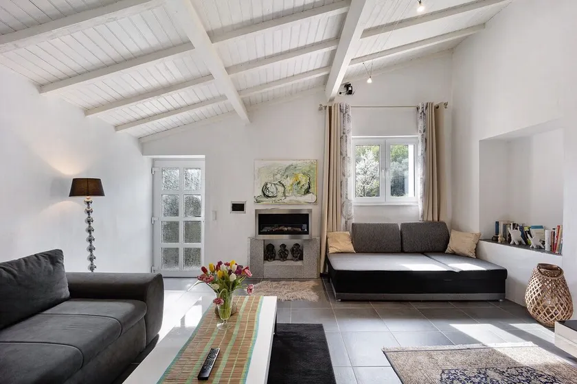 Holiday Home 'Paradies Ligurien' with Mountain Views, Shared Pool and Wi-Fi - Image 1