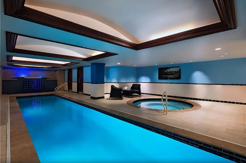 Historic Hotel with Stunning Views of Capitol! Swimming Pool, Pets Allowed! - Image 1