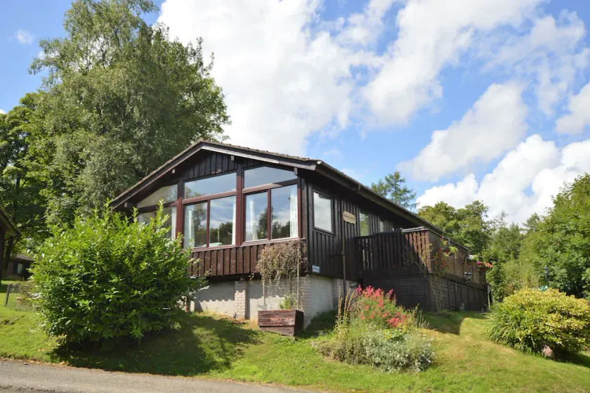 Open plan lodge with stunning views, near Dunoon, sleeps 4, pet friendly - Image 1