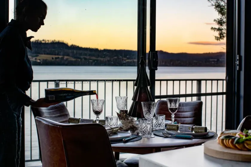 Deviot Boat House - romantic, absolute waterfront - Image 1