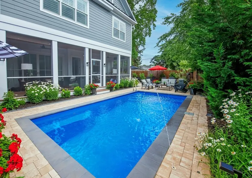 Family Beach Retreat, lastad w / Charm & Character-2 kvarter till Beach Just Listed - Image 1