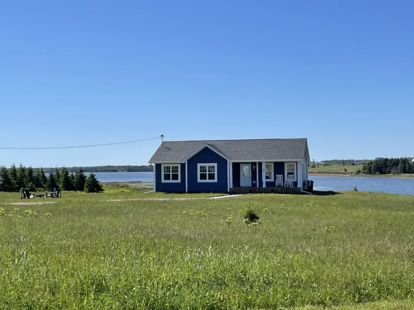 12% off July dates- Only a 5 Minute Walk From Beautiful North Shore Beach - Image 1