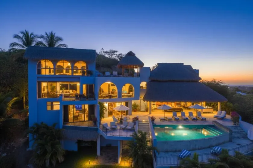 Oceanfront Villa beliggende i fornemme samfund i Manzanillo - Image 1
