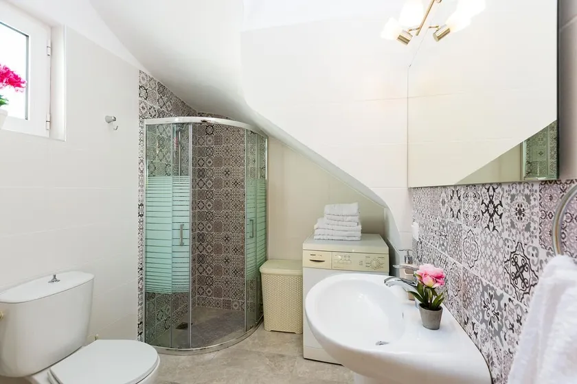 VILLA JUNTO AL MAR, 3 DORMITORIOS / 2 BAÑOS, 200 ma la playa, piscina privada, no se necesita coche - Image 1