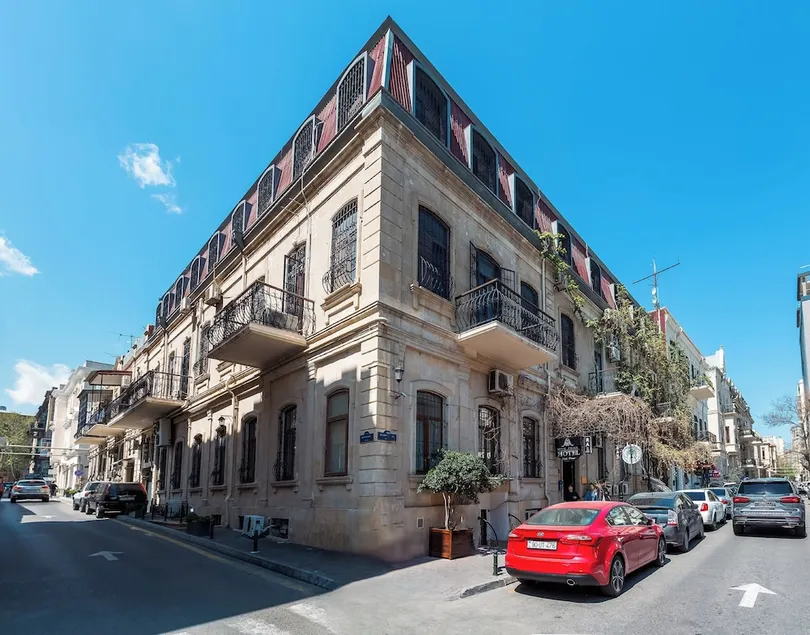 Moss Hotel - Image 1
