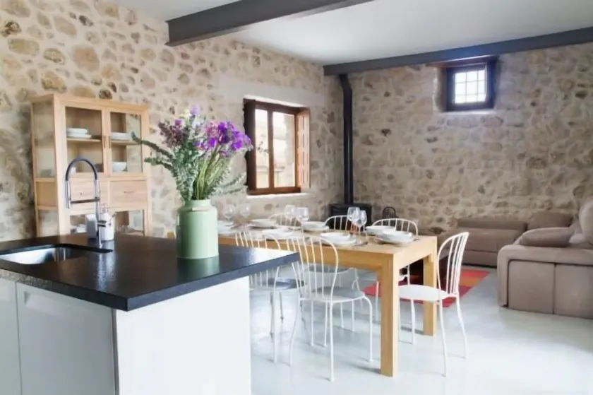 Casa de Laura - Image 1