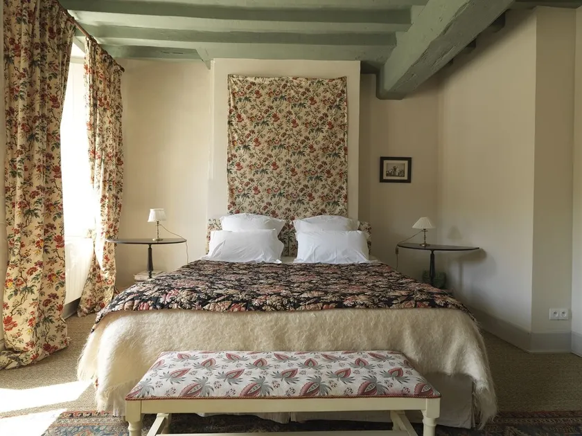 A haven of peace and charm in Saint-Fargeau, Yonne in Burgundy. - Image 1