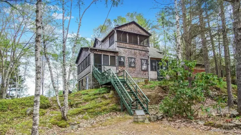 Waterfront Retreat - Image 1