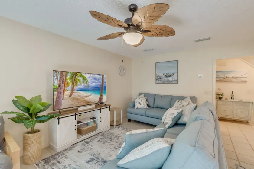 Newly Updated 2 Bed/1.5 Bath Townhome-3 Minute Walk to Beach-Best Deal Around!! - Image 1