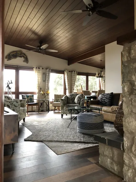 Fenced in yard! Lovely Mid Century Feel with all Bedrooms facing the Water! - Image 1
