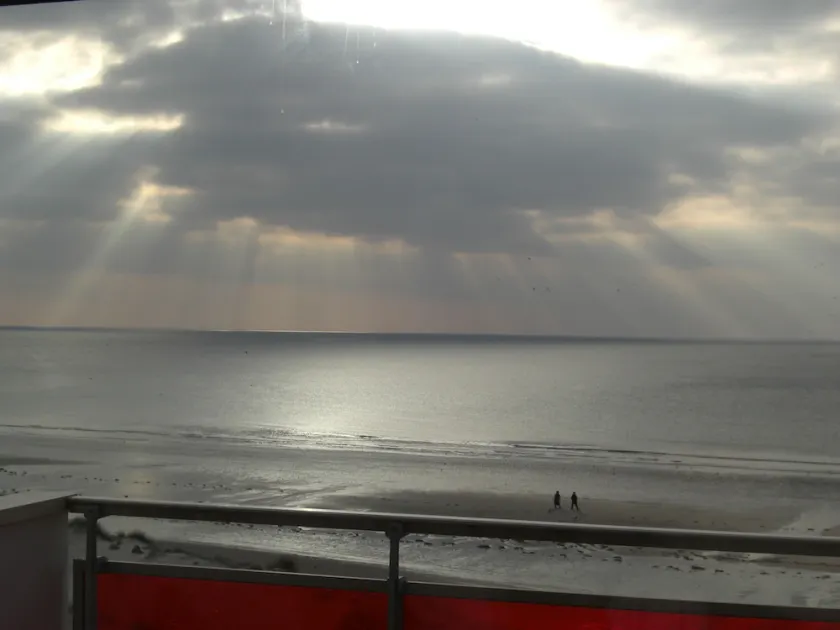 LES BALCONS ROUGES - FACE MER - Image 1