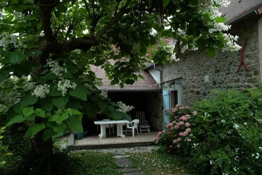 Pretty, petite house with garden between Béarn and Basque Country (for 2-4) - Image 1