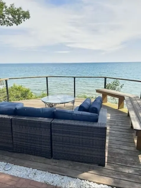 Rustic Log Cabin With A Private Beach. - Image 1