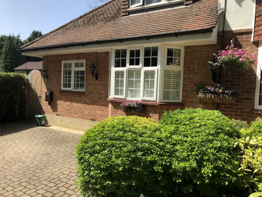 1 bedroom self-contained Annex/apartment near West Byfleet Station - Image 1