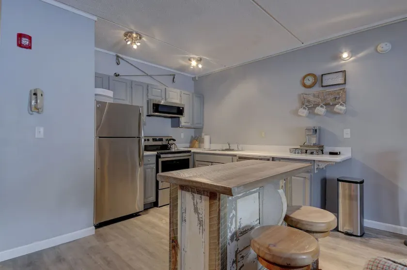 Renovated Studio, Hiking, Swim, Saco River, North Conway, Mt. Washington Valley - Image 1