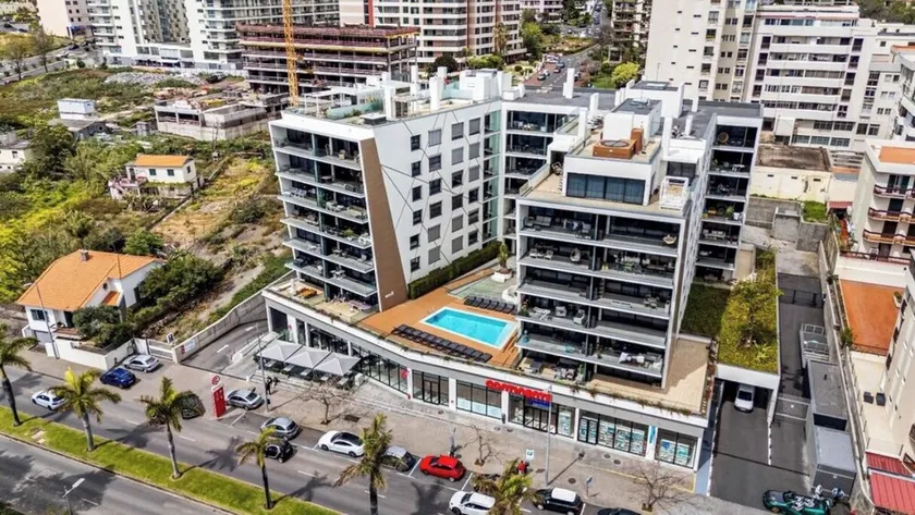 São Lucas T4 Prime location - Image 1