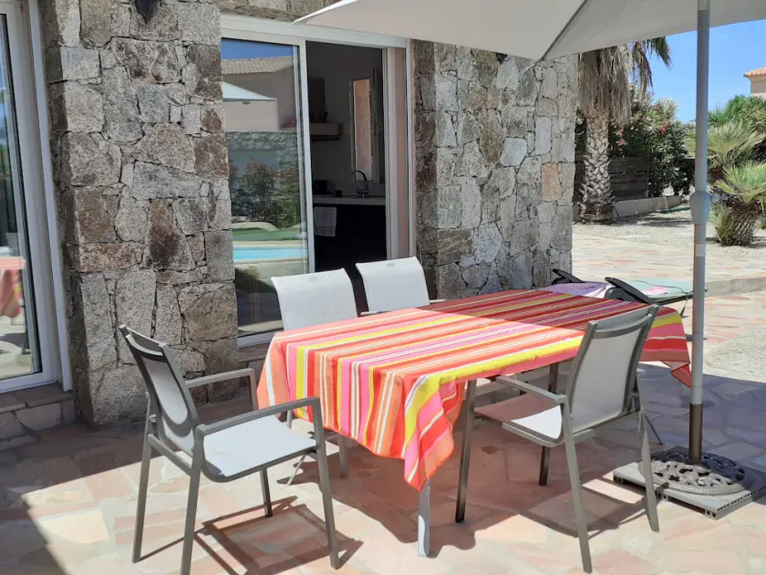 Cosy and comfortable villa in a quiet garden 15\" from the beach  - Image 1