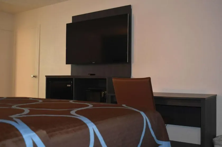 Americas Best Value Inn Pell City Riverside - Image 1