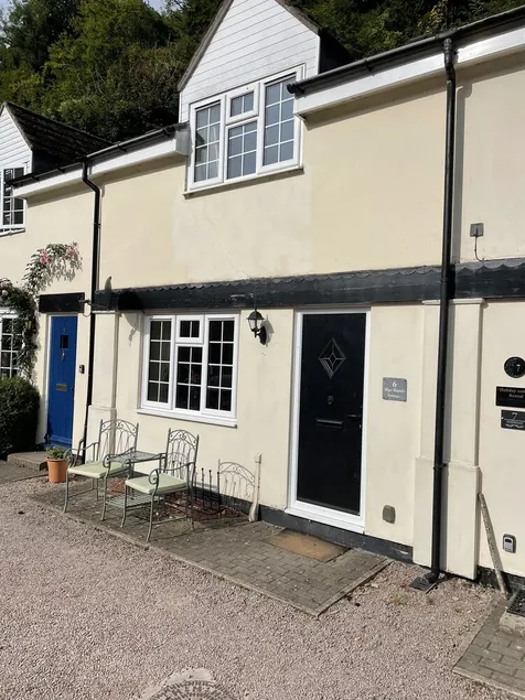 A terraced mews cottage close to the banks of the River Wye with beautiful views - Image 1