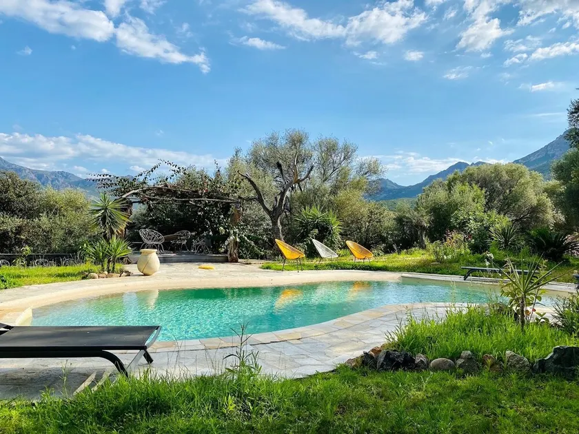 Charming villa with large pool landscaped garden panoramic view - Image 1