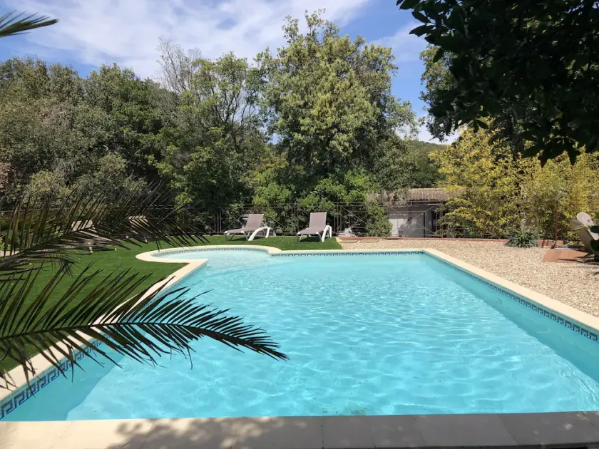 Entre Uzès et Pont du Gard, un havre de paix avec piscine - Image 1