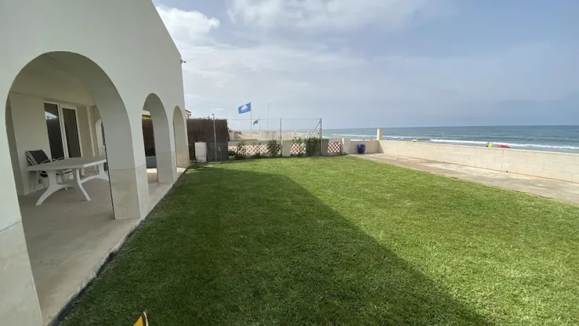 Beach House 30 meter fra havet, første linje - Image 1