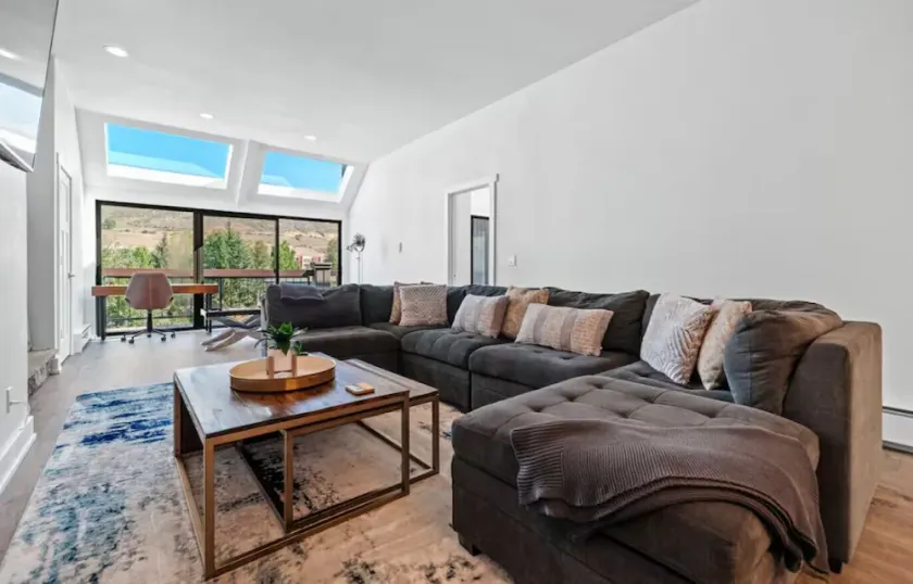 Cozy 3BD 2BA Mt Condo Overlooking Eagle River - Image 1