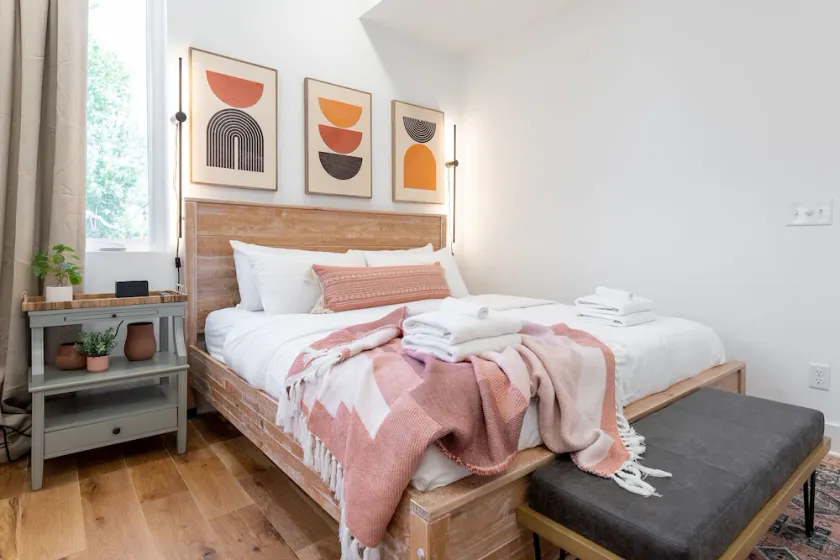 Sage Haven @ Avery Luxury Condo 3bed/3bath East Nashville- Sleeps 14 - Image 1