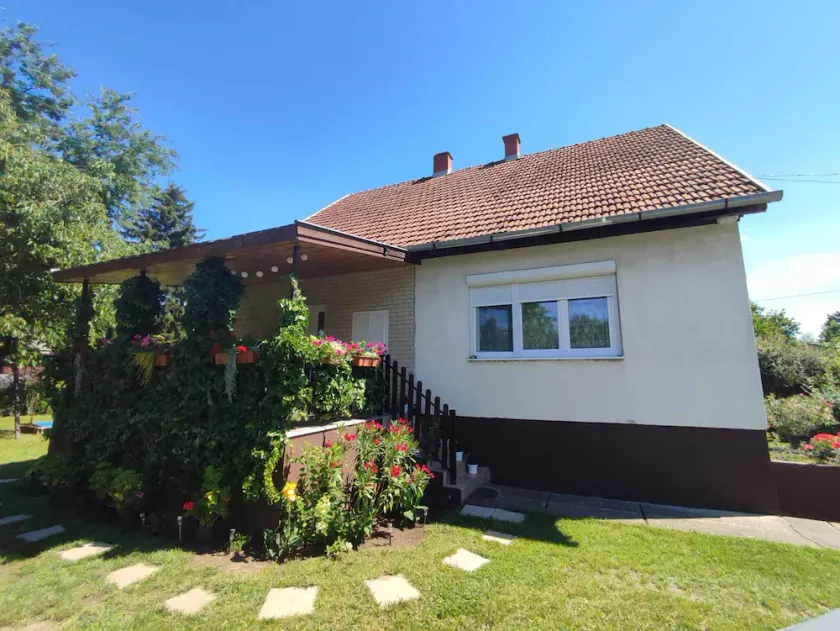 Holiday home in a quiet location with terrace - Image 1