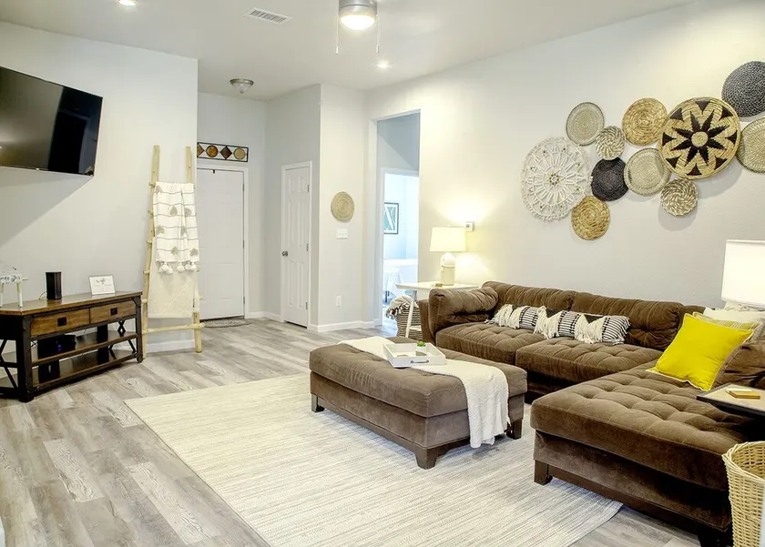 Cozy Bo-Ho Lake Retreat - Image 1