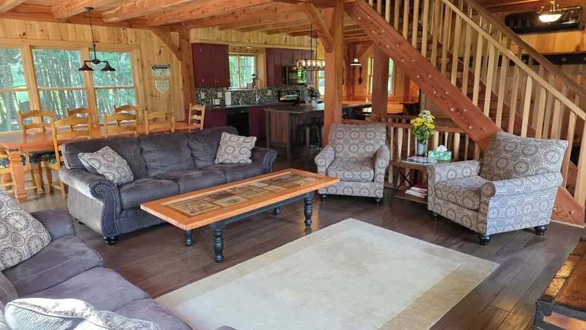 Newly constructed Timber Frame home on 7 acres only 4.5 miles from Dreams Park! - Image 1