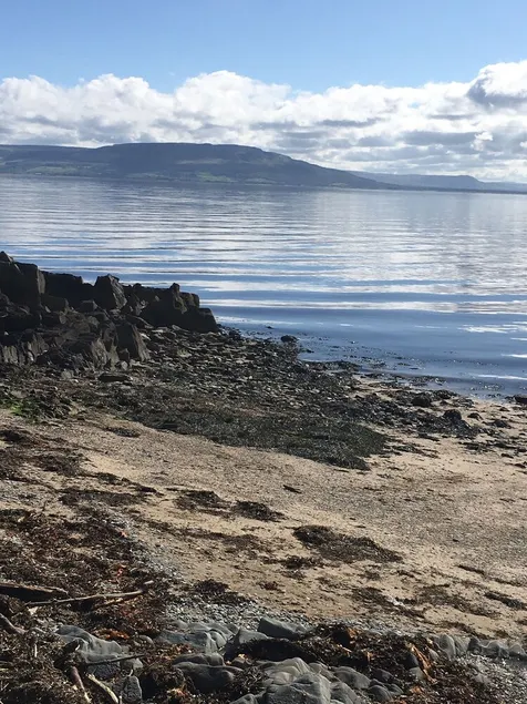 Novità: Cozy Seaside 2 bed Apt Centre Moville, Close beach WiFi ad alta velocità, Netflix - Image 1