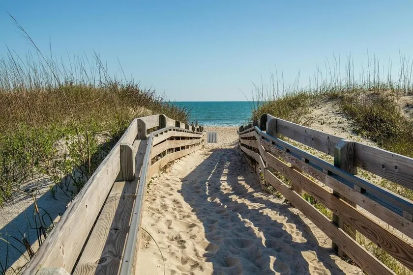 Barefoot Ventures townhouse - Image 1