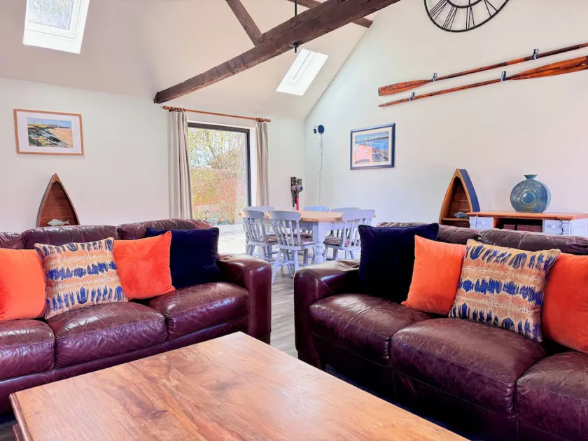 The Long Barn, Brick Kiln Barns, Dilham - Sleeps 6 in Luxury - Dog Friendly - Image 1