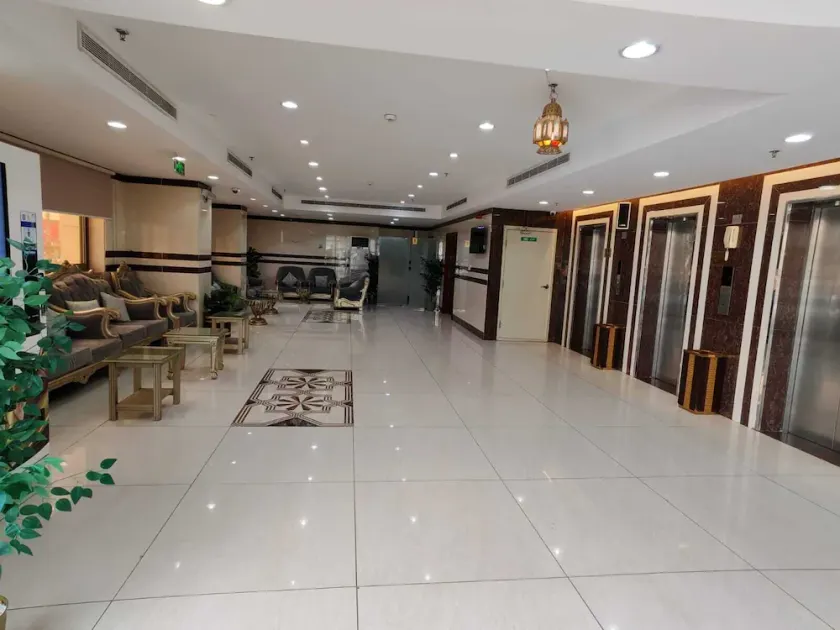 Al Azhar Nuzhah Hotel - Image 1