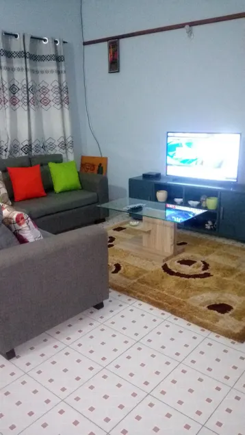 Homely, Cosy And Spacious House At The Tip Of Coastal Town - Image 1