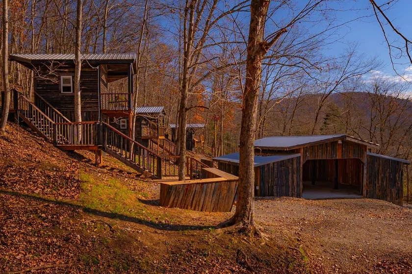 Rent Entire Property | 7 Cabins | Sleeps up to 39 - Image 1