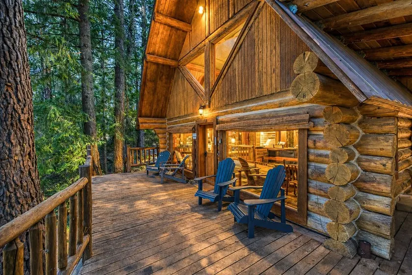 Guten Cabin 3 Bedroom Home by NW Comfy Cabins by RedAwning - Image 1