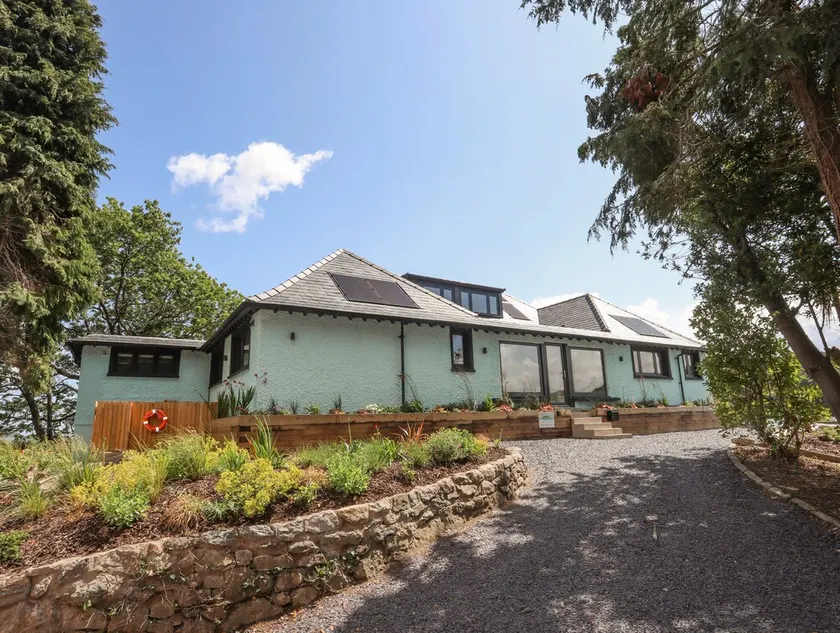 YNYS FAELOG, pet friendly, country holiday cottage in Menai Bridge - Image 1