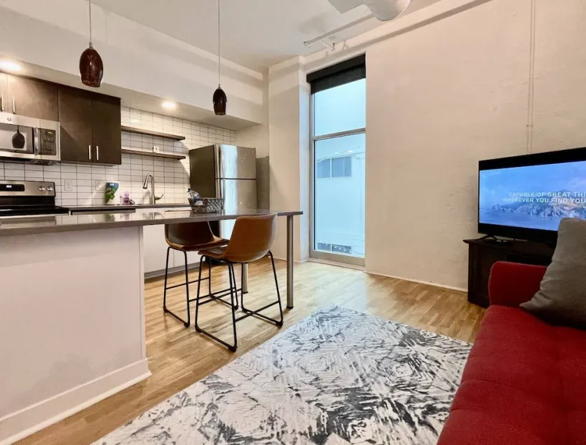 A historic 700 square foot Atrium loft in the heart of the Old Market - Image 1
