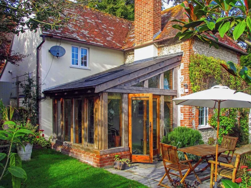 2 bedroom accommodation in Burpham, near Arundel - Image 1