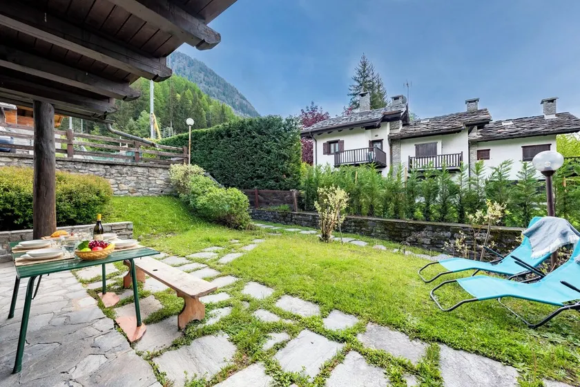 Charming Apart with Garden in Courmayeur - Happy Rentals - Image 1