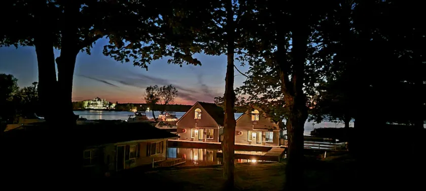 Det er et flydende sommerhus! - Image 1